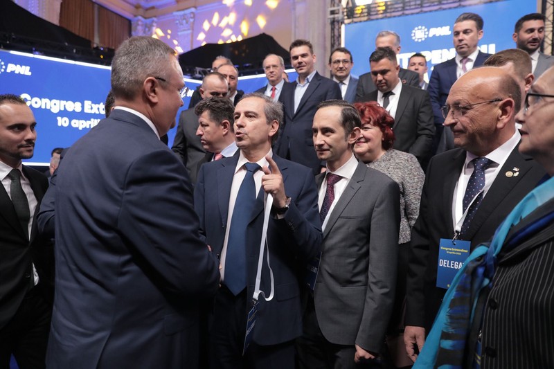 Ciucă mulțumește tuturor pentru votul „neașteptat” prin care a fost ales președinte al PNL