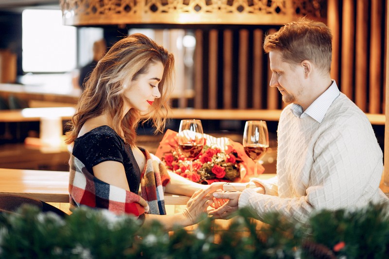 Cuplurile au preferat să petreacă Valentine’s Day cu mâncare comandată de la restaurant. Foto: freepick.com