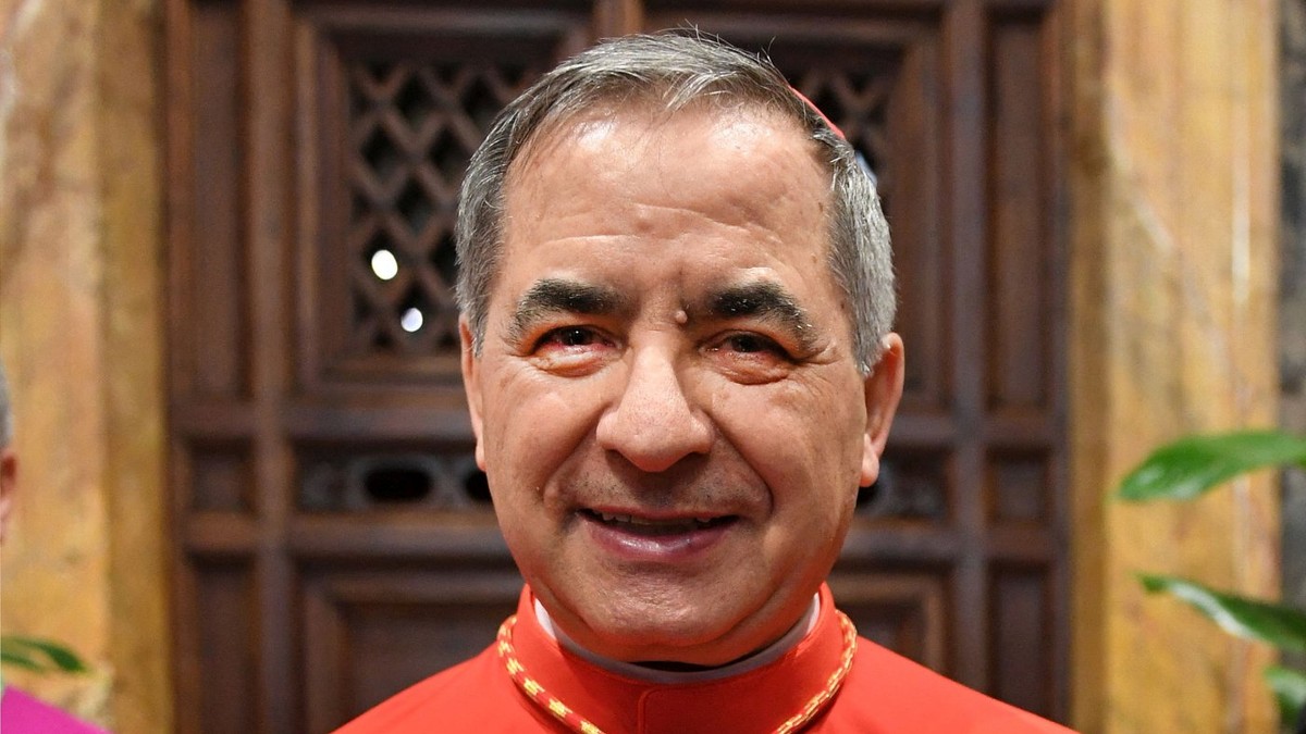 Cardinalul Giovanni Angelo Becciu susține că ar putea participa la viitorul conclav papal deși a fost condamnat la închisoare