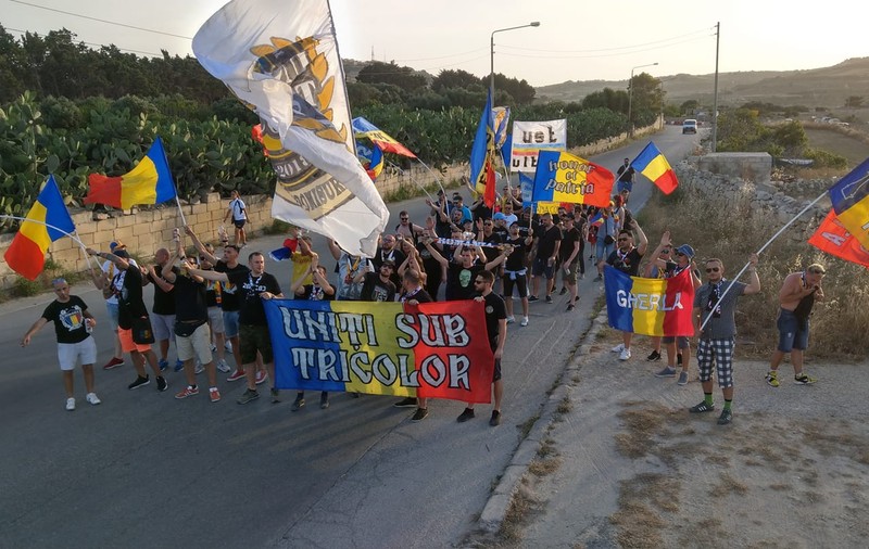 VIDEO | Fanii români au povestit pentru Libertatea că au trăit momente de groază în Malta: ”Un șofer a vrut să ne omoare”