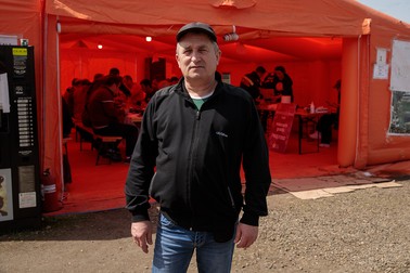 Domnul Emilianov e originar din Donbas și spune că vrea să rămână în România