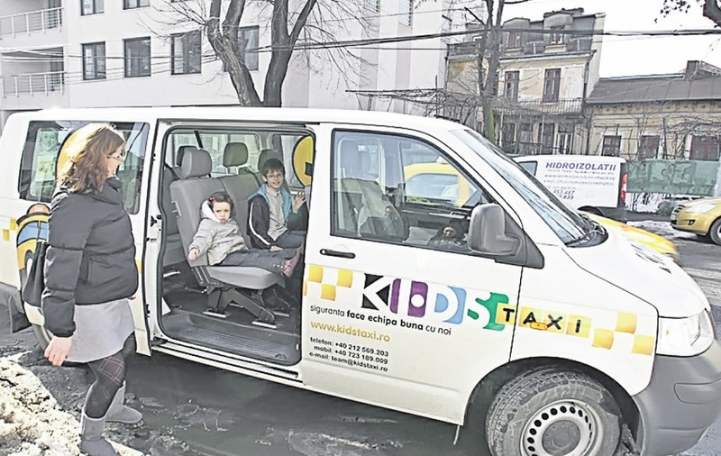 Hai la şcoală cu taxiul pentru pici