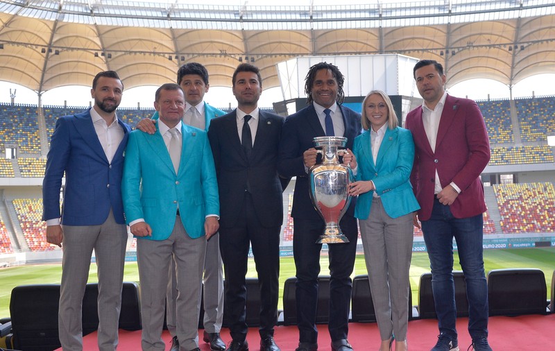 Trofeul CE 2020, la București. Cupa ”Henri Delaunay” a fost la Arena Națională. Sâmbătă, la Mega Mall | GALERIE FOTO&VIDEO