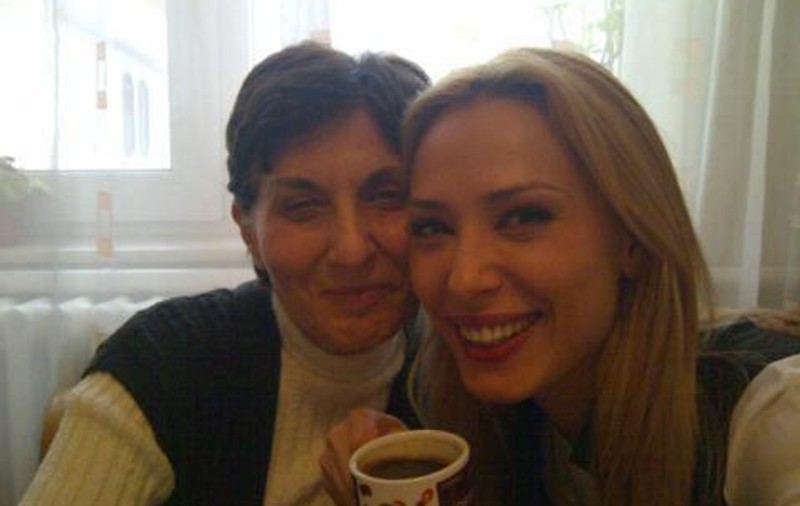 Iulia Vântur i-a făcut o SURPRIZĂ COLOSALĂ MAMEI sale! Vezi cum a SURPRINS-O de ZIUA EI!
