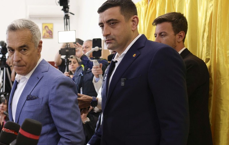 George Simion se laudă în presa italiană că vrea să adopte „strategia Meloni”, dar are opinii de politică externă complet diferite