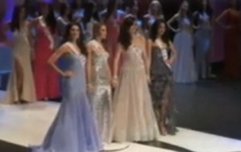Gravă eroare la Miss Canada 2013! I-au luat coroniţa de regină a frumuseţii după doar 24 de ore! Află aici detaliile! | FOTO/ VIDEO