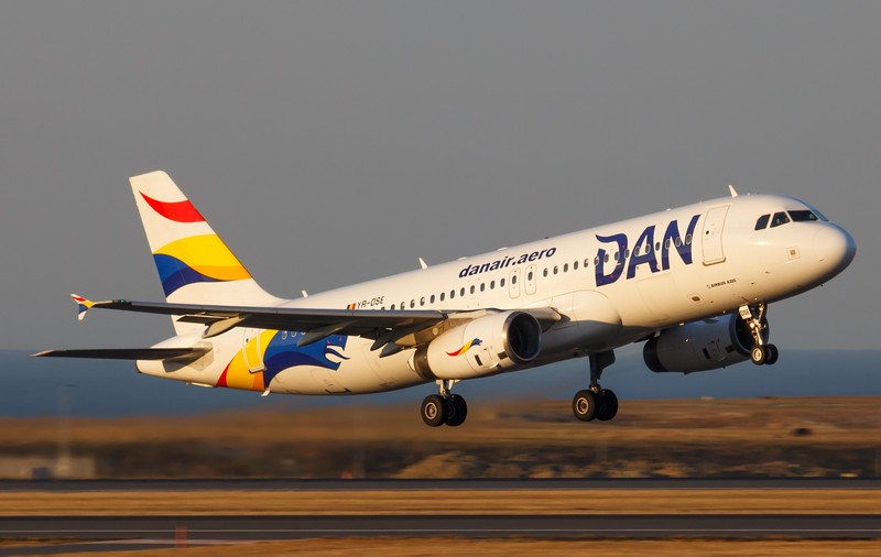 Dan Air renunţă la zborurile de pe aeroportul din Braşov şi se va muta pe aeroportul din Bacău. Motivul deciziei
