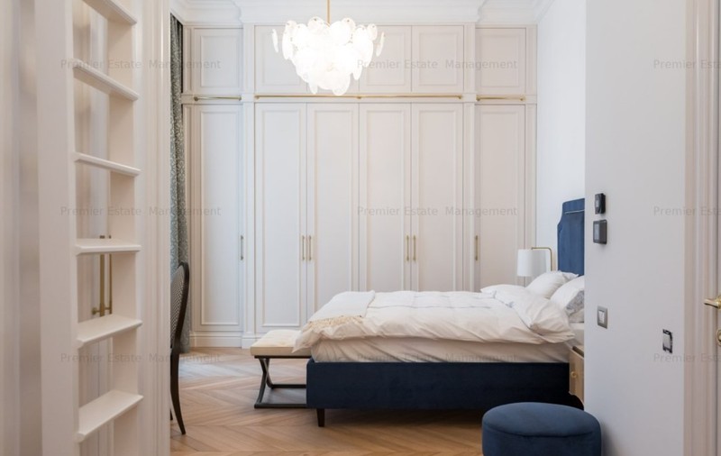 Se vinde unul dintre cele mai spectaculoase apartamente din București