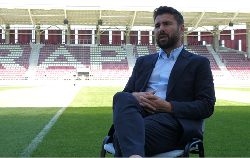 ADRIAN MUTU: „Cariera de jucător mă ajută! M-am lovit cu capul de zid și am revenit mereu mai puternic. Asta le transmit și băieților”