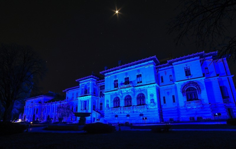 Palatul Cotroceni va fi luminat duminică și luni seară în culorile tricolorului, cu ocazia Zilei Drapelului