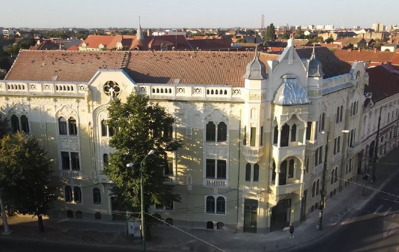 Clanul Cârpaci a cumpărat cu 2.300.000 de euro, legal, Palatul Marschall. Primăria Timișoara îl lăsase de izbeliște