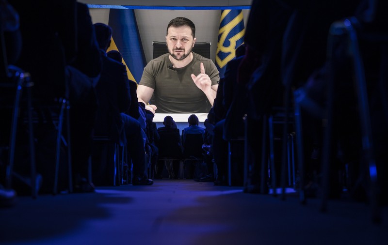 „Mă trezesc dimineața și e tot la fel". Cu ce film celebru compară Zelenski încercările rușilor de a-l asasina