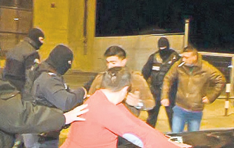 S-au încăierat din cauza manelelor