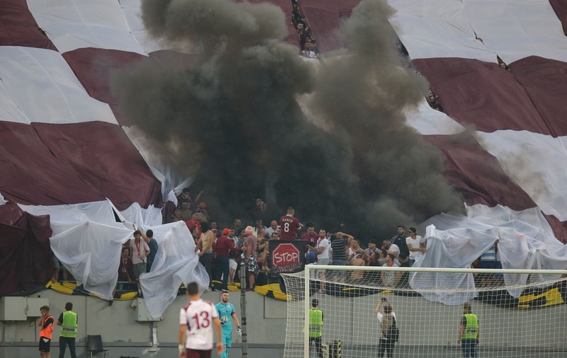 Derby-ul CSA Steaua - Academia Rapid a luat foc. Războiul bannerelor. Toate imaginile de pe Arena Națională