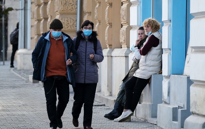 Record de infectări în București: aproape 2.000 de cazuri noi de coronavirus. Rata de infectare se menține ridicată în Ilfov