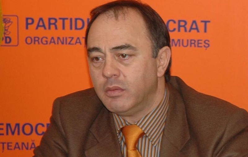 Lider marcant al PDL amendat din cauza romilor. Primarul din Târgu Mureş, Dorin Florea va trebui să scoată din buzunar 4.000 de lei pentru că a jignit comunitatea romilor