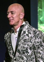 Jeff Bezos le-a cerut lucrătorilor concediați din baruri și restaurante să muncească la Amazon