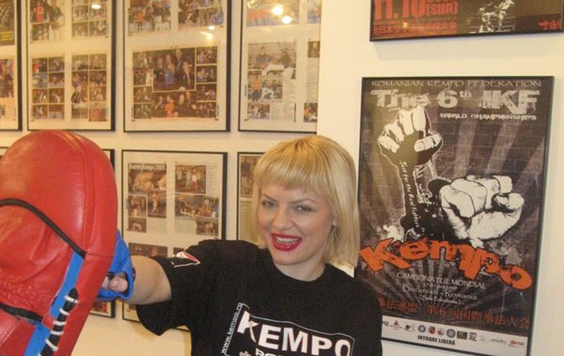 Rouge a început lecţiile de kempo