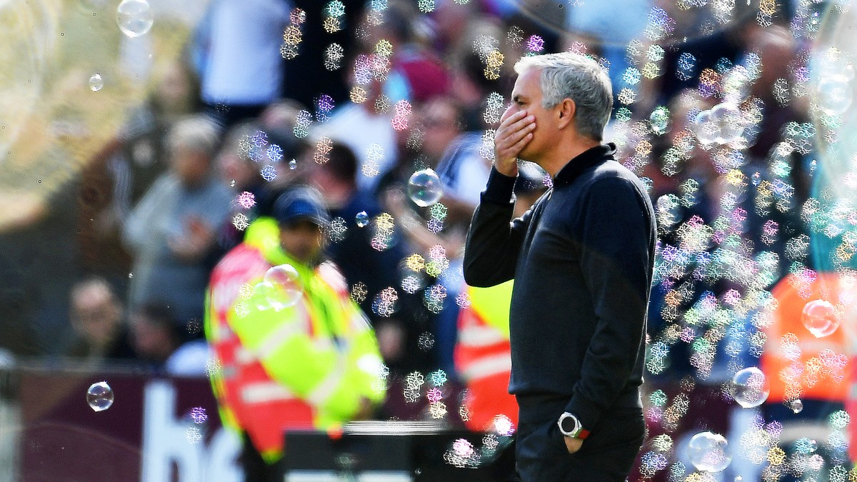 Mourinho este pe făraș la Manchester United