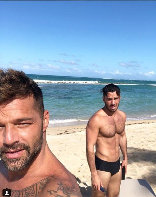Ricky Martin, în vacanță cu partenerul de viață. Cum s-au fotografiat cei doi | FOTO