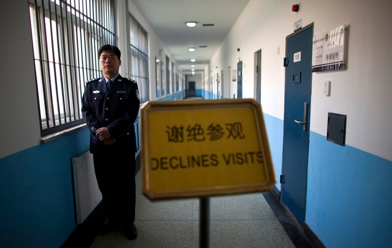 China construiește noi centre de detenție în toată țara, în care Xi Jinping îi trimite pe oficialii „neloiali" regimului | VIDEO