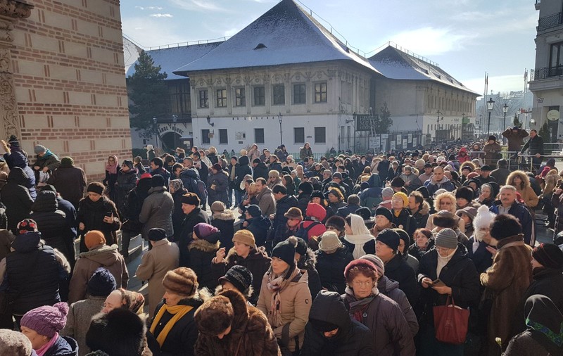 Mii de oameni au fost la Biserica Domnească, de ziua Sfântului Antonie cel Mare