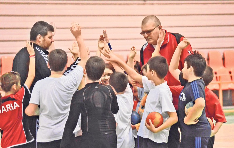 Scurgerea timpului n-a alinat durerea lui Petre, tatăl handbalistului Marian Cozma: «Trec anii, ţi-e dor, te usuci»