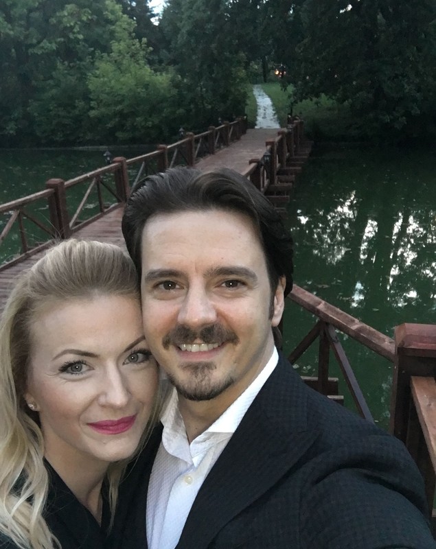 Anunțul făcut de Elwira Petre, după 14 ani de căsnicie. Ea și Mihai au două fetițe împreună. „Cumva lucrurile s-au dilatat în timp”