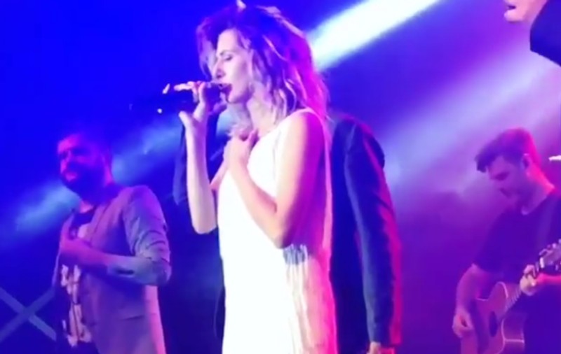 Ce spune Lidia Buble după ce un bărbat a aruncat cu fructe în ea în timpul concertului. "Deși avea aspect de om, părea…"