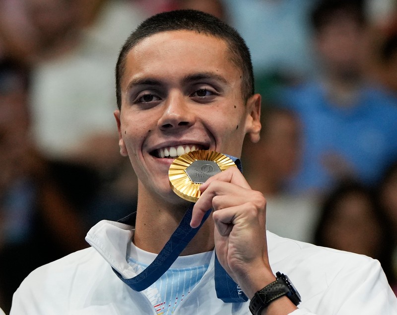 Reacţii din lumea sportului și ale liderilor politici după ce David Popovici a luat aurul la Jocurile Olimpice