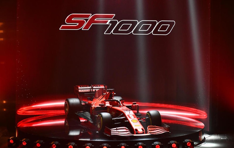 Monopostul de Formula 1 Ferrari SF 1000 a fost prezentat într-o ceremonie grandioasă