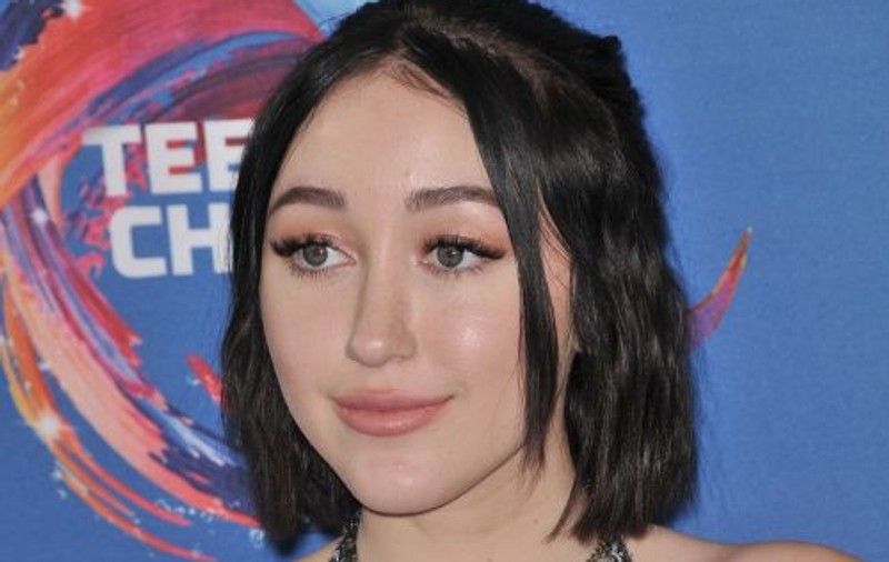 FOTO | Cum arată sora mai mică a lui Miley Cyrus. Extrem de sexy la 18 ani