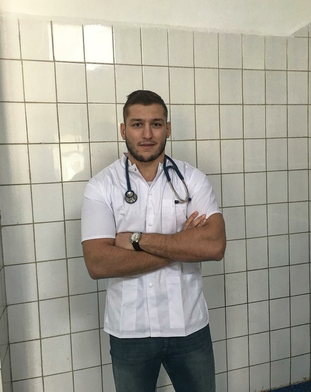 Divizia MMA, 23 mai. Nicolo Bonati, doctorul care luptă în cuşcă / GALERIE FOTO