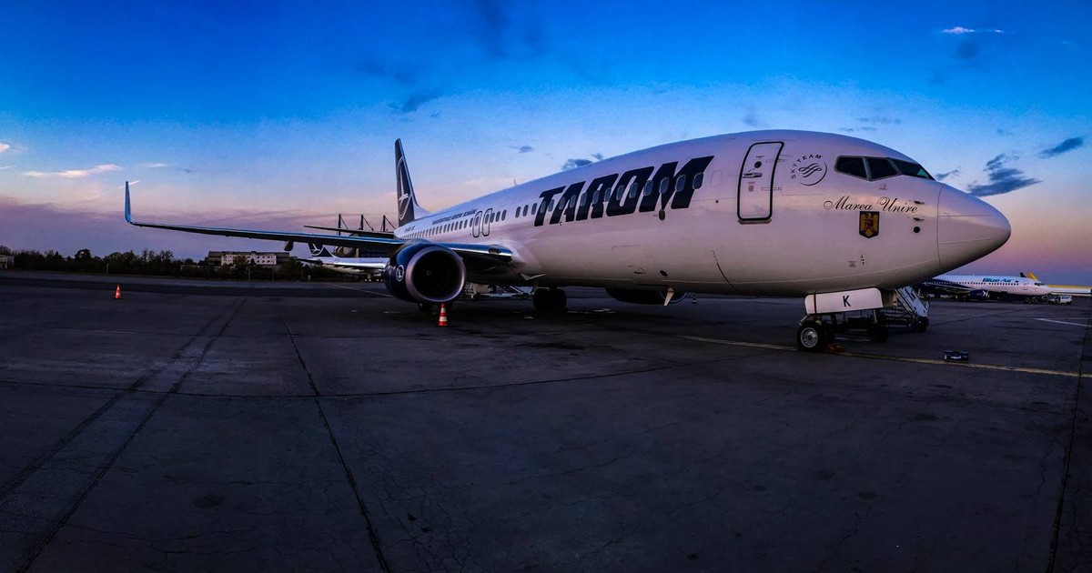 Tarom reia zborurile spre Baia Mare. Aeronavă TAROM Boeing 737-800 NG