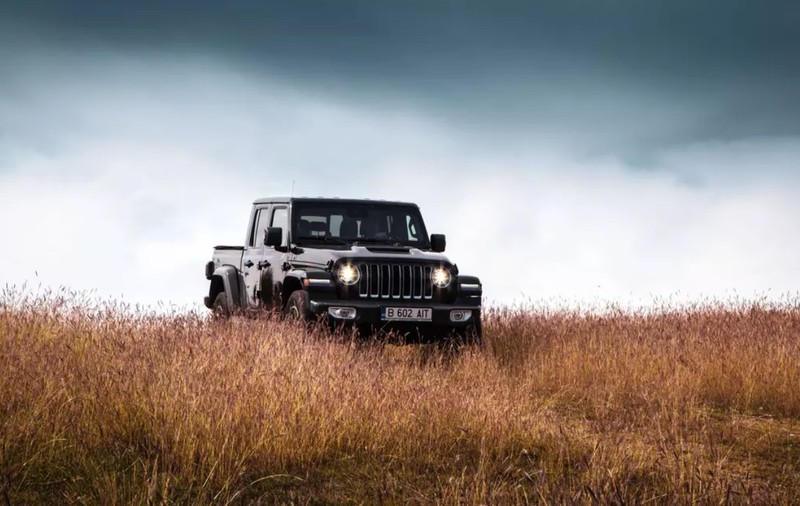 TEST DRIVE: un weekend în compania mărețului Jeep Gladiator