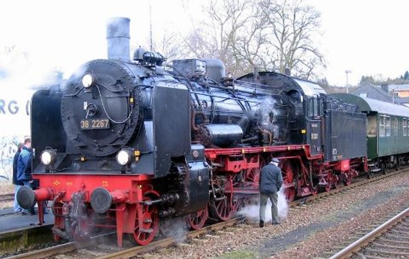 Incredibil !Locomotive cu abur din patrimoniul naţional, vândute la preţuri foarte mici