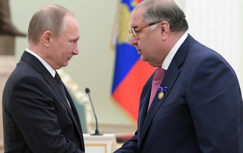 Alisher Usmanov a fost decorat, în trecut, de Vladimir Putin. Sursă foto: Hepta,