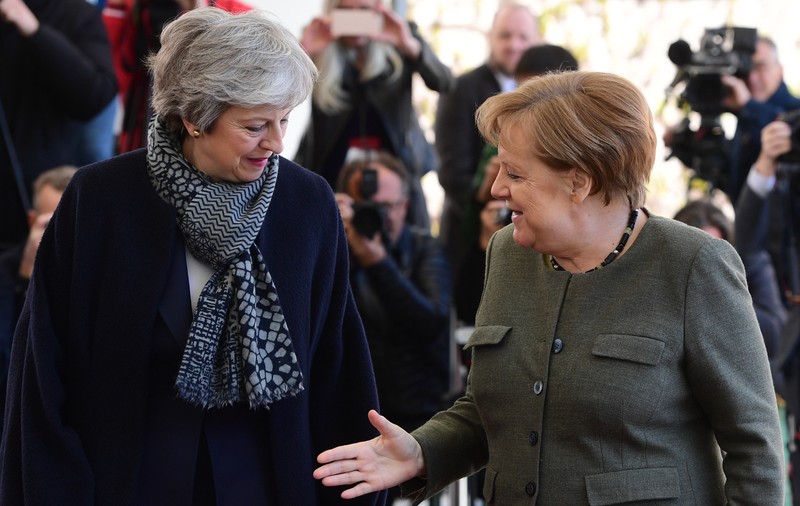 BREXIT | Theresa May şi Angela Merkel au convenit asupra importanţei unei retrageri "ordonate" din UE