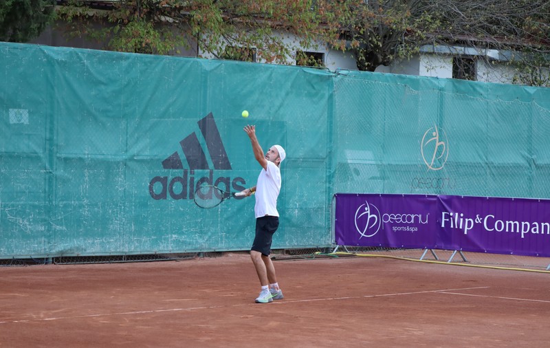 „Trebuie să fim un pic încurajați”. Au jucat tenis și au strâns bani pentru tinerii care ies din centrele de plasament