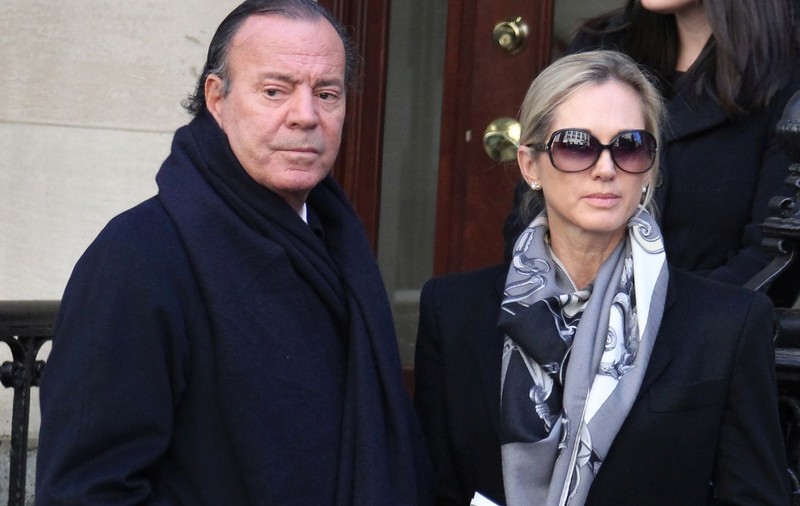 Gemenele lui Julio Iglesias, frumoase de pică. Incredibil cum arată Victoria și Cristina | FOTO