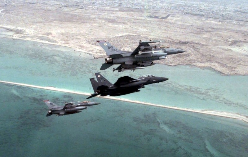 Arabia Saudită a invadat Yemenul! 100 de avioane şi 150.000 de soldaţi au trecut graniţa
