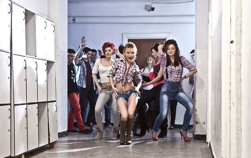 Night Cat a lansat videoclipul piesei "Party All Night" | VIDEO