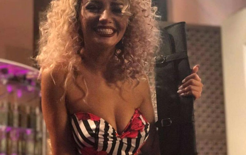 Povestea dramatică a dansatoarei Angie, din echipa lui Scărlătescu de la "Chefi la cuțite". Motivul pentru care a cedat custodia băiețelului ei