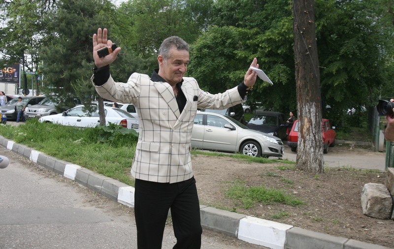 Gigi Becali începe să vadă luminița de la capătul celulei! Patronul FCSB, tot mai aproape de libertate! Valeriu Argăseală a anunțat data eliberării