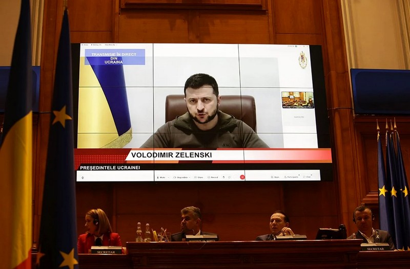 Volodimir Zelenski a vorbit în Parlamentul României. Foto: Dumitru Angelescu