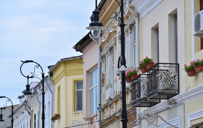 TURIST ÎN ȚARA MEA/ Oprește în Țara lui Papură Vodă ca să mânânci ciorbă de bureți! Vino la Craiova să vezi cum era pe vremea lui Pazvante Chioru’