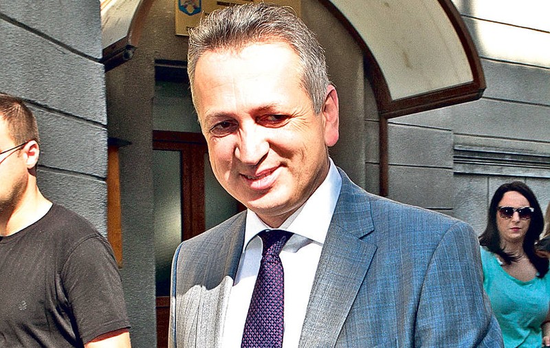 Condamnat la 5 ani de închisoare, Relu Fenechiu se apără din puşcărie: "Sunt nevinovat"