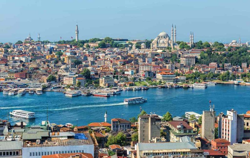 (P) Istanbul, oraşul-furnicar