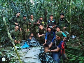 Patru copii au fost găsiți în viață în jungla amazoniană la 40 de zile după ce s-au prăbușit un avionul Foto: Profimedia
