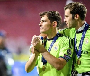 Iker Casillas și Jesús Fernández